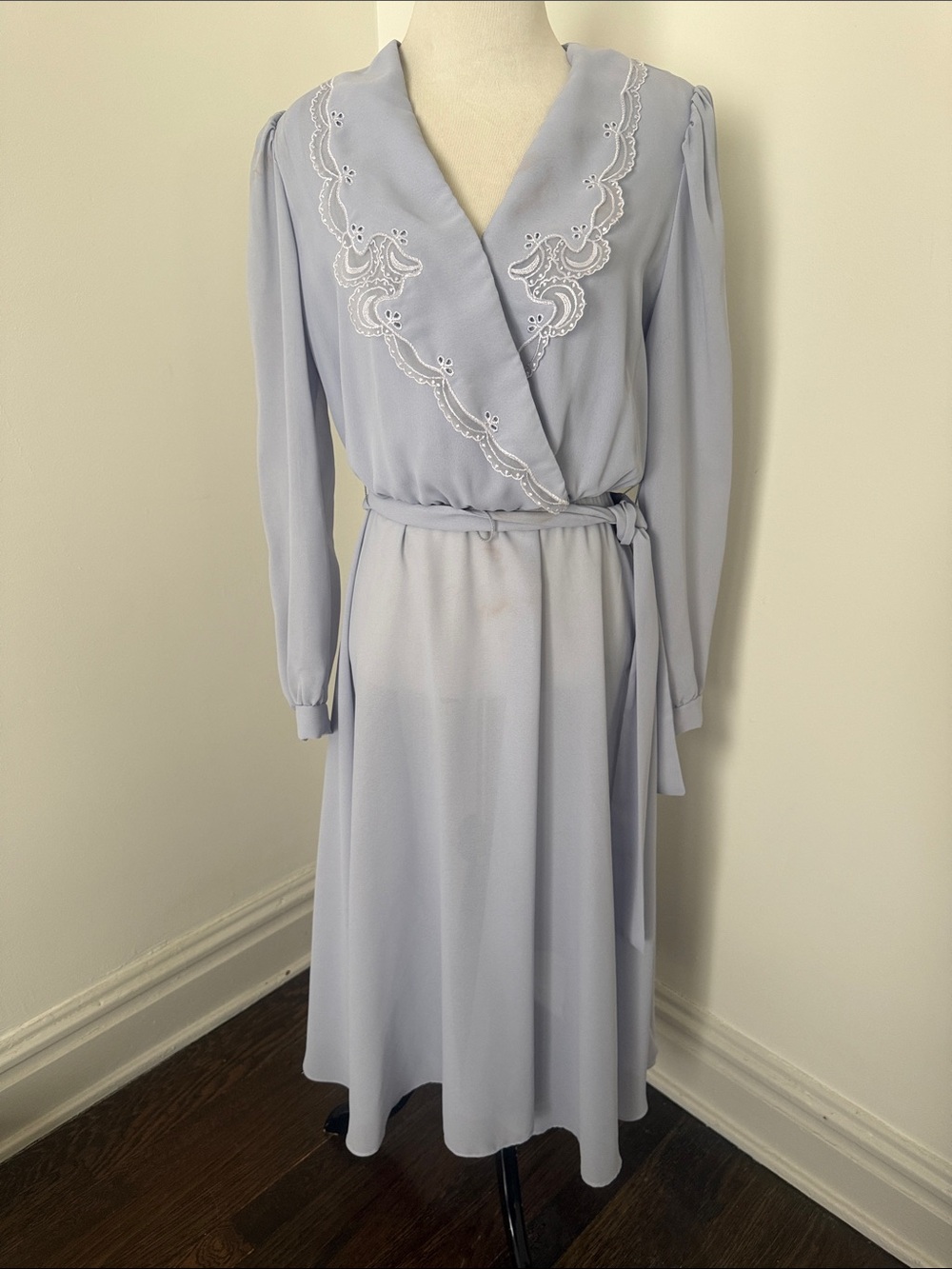 Vintage Trends by Jerri Lurie Wrap MIDI Dress with Embroidered Scallop Collar 10